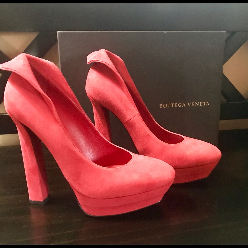 Bottega Veneta Suede Pumps